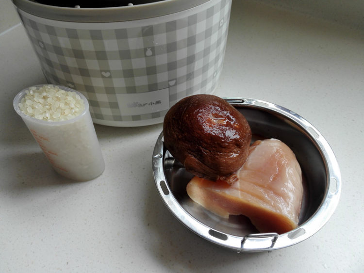 香菇鸡肉粥#新鲜从这步骤1