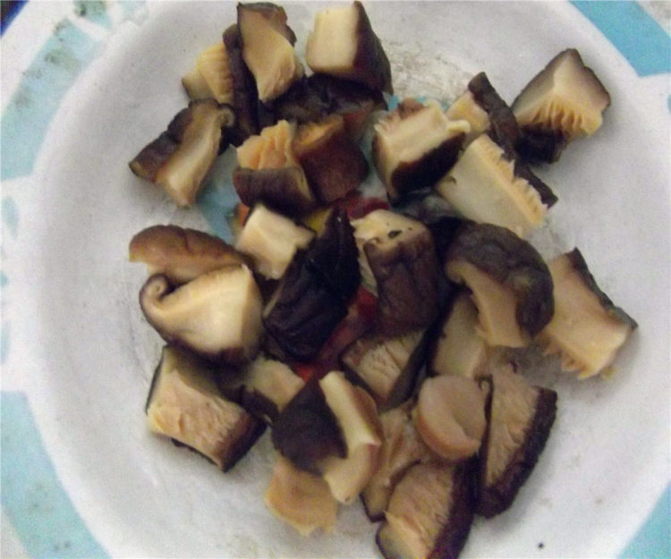 胡萝卜香菇粥步骤3