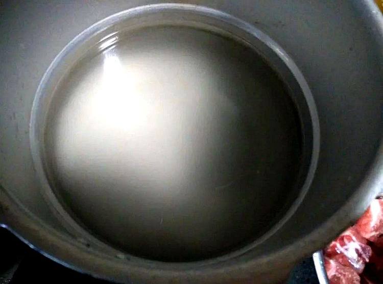 生菜咸骨粥步骤3