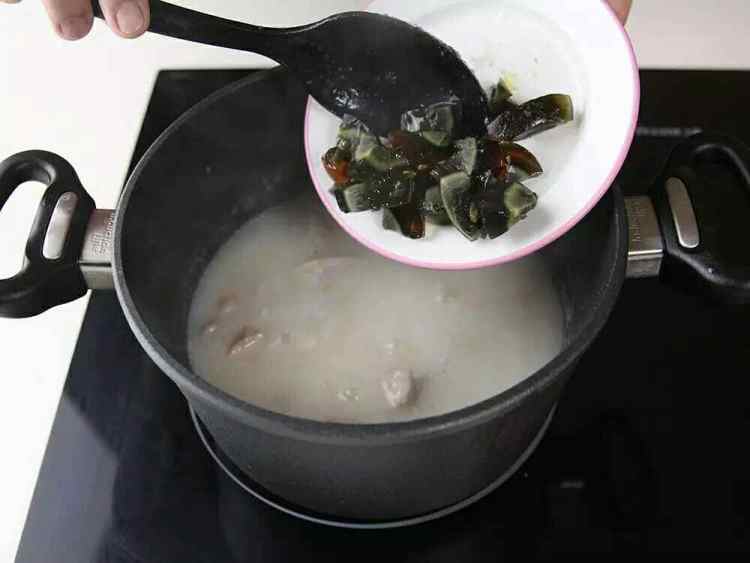 皮蛋燕麦排骨粥步骤5