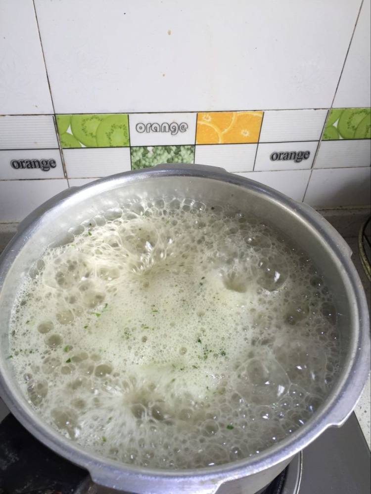 莴笋叶肉末粥#多效护步骤6