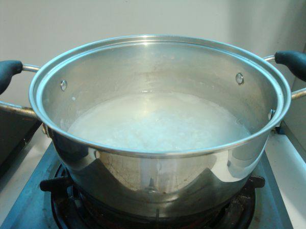 杏鲍菇薏米粥步骤3