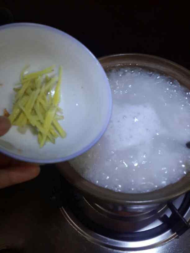 虾仁干贝沙锅粥步骤4