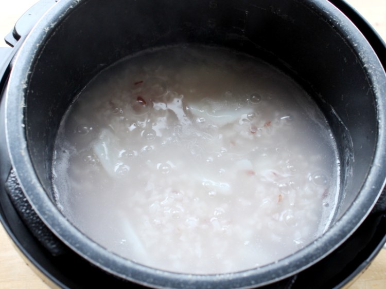 生滚鳕鱼粥#多效护理步骤5