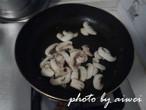 口蘑南瓜鸡肉粥步骤4