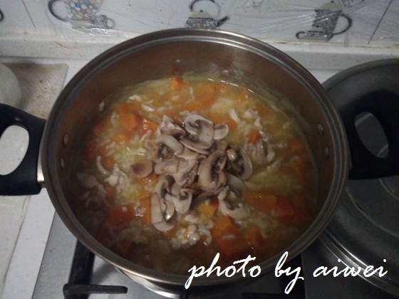 口蘑南瓜鸡肉粥步骤8