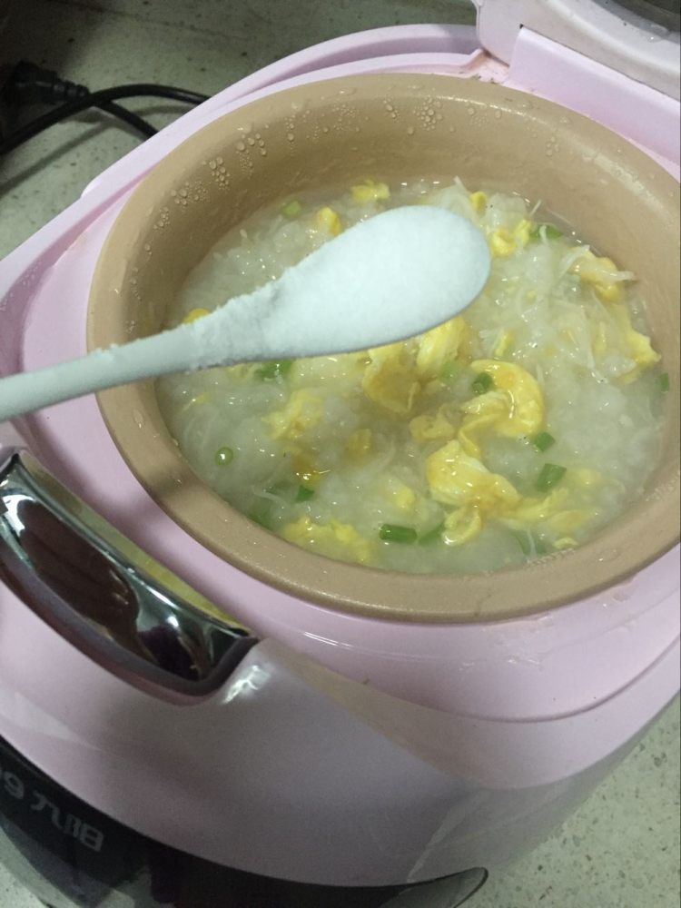 银鱼鸡蛋粥步骤6