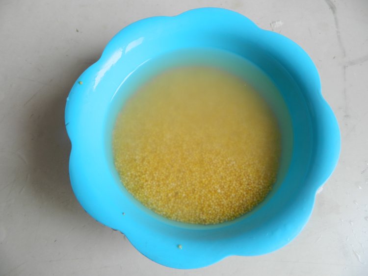 红枣山药小米粥步骤3