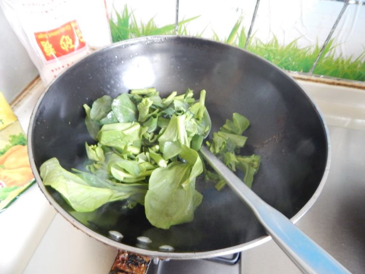 青菜豆腐年糕汤步骤3