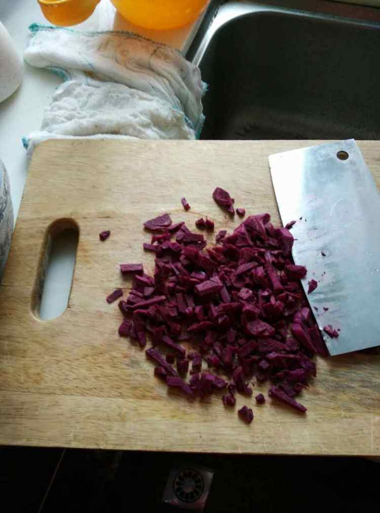 紫薯莲子花生粥步骤2