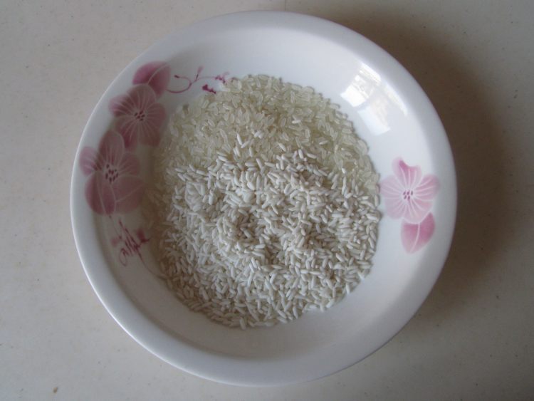 生滚鱼片粥步骤1
