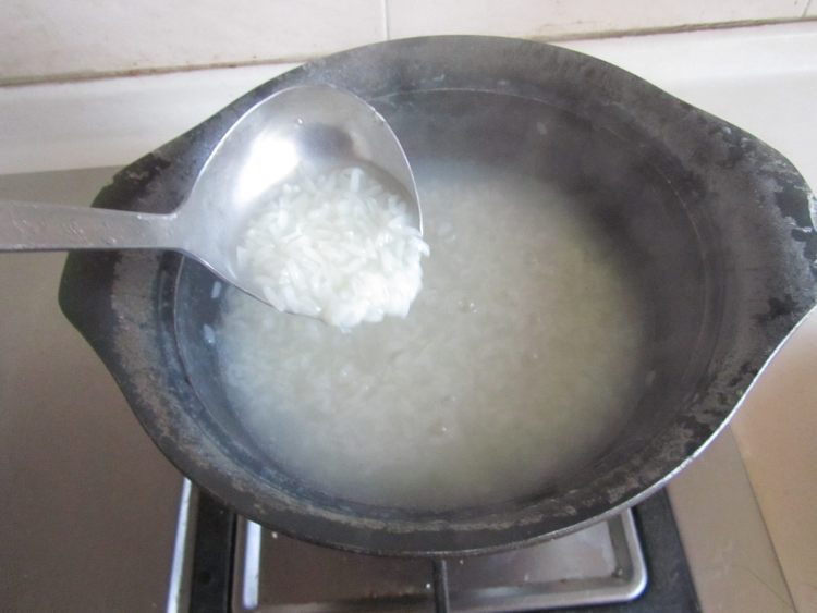 生滚鱼片粥步骤5