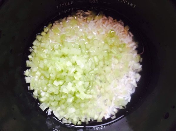 青笋叶鸡肝粥步骤3