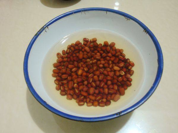 茯苓玫瑰花粥步骤2