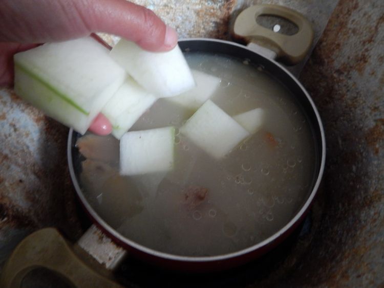 冬瓜薏米排骨汤步骤8