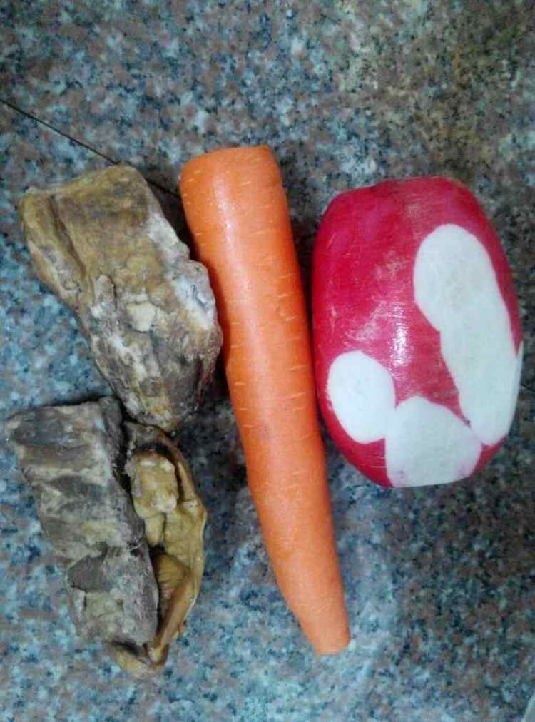 烟熏腊排骨粥步骤1