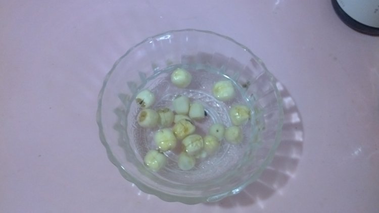 黑米莲子杂粮粥步骤3