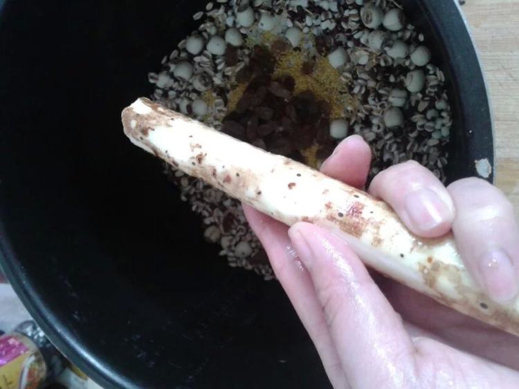 红豆薏米莲子粥步骤6