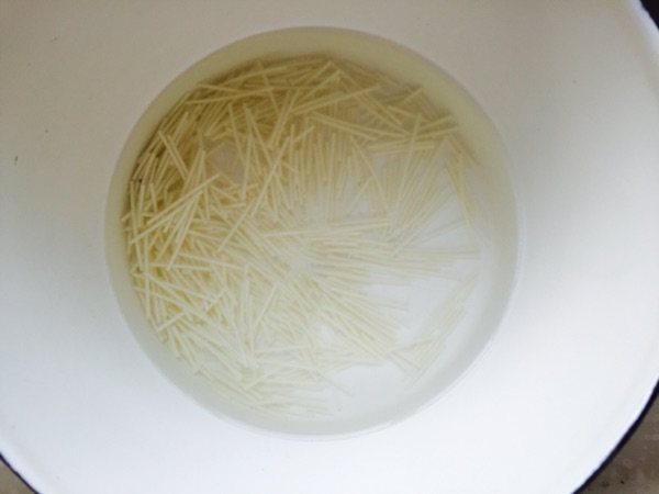 白萝卜豆腐瘦肉粥步骤8