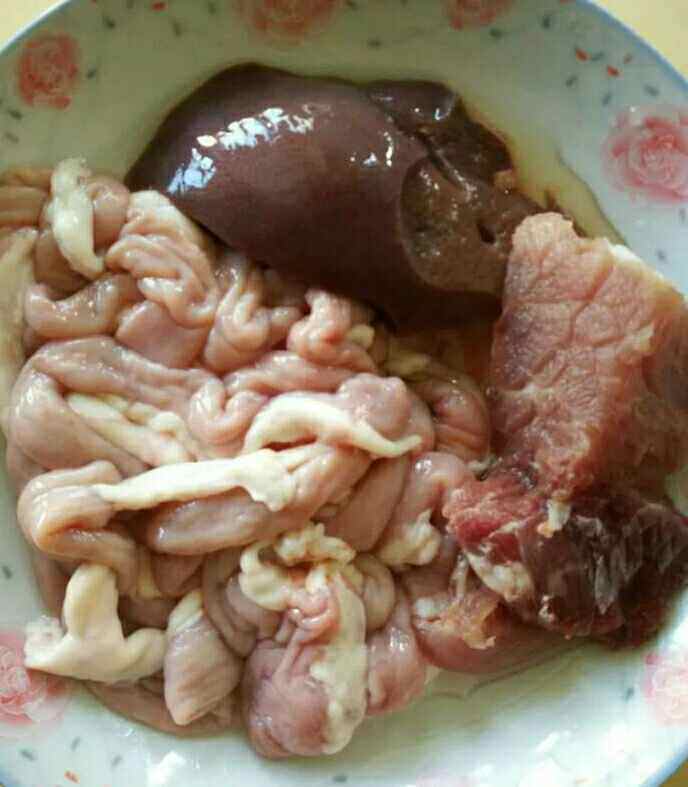 猪肝粉肠瘦肉粥步骤3