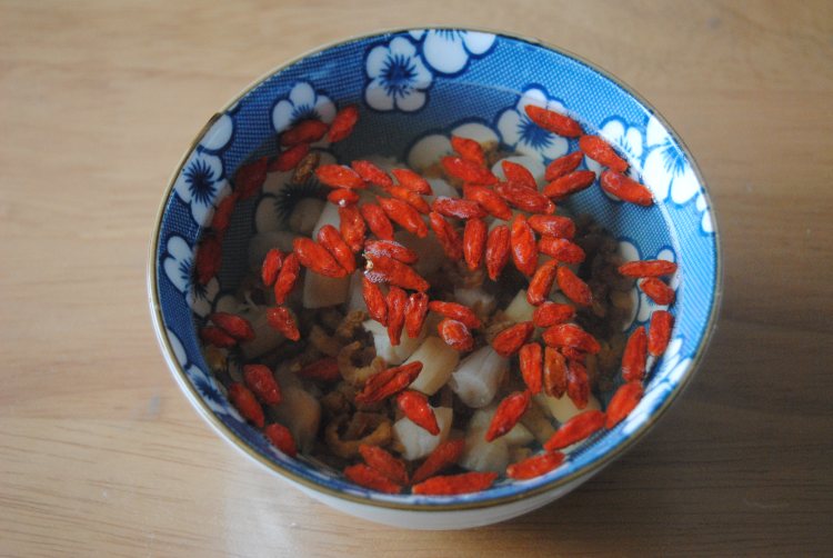 山药虾米粥步骤1