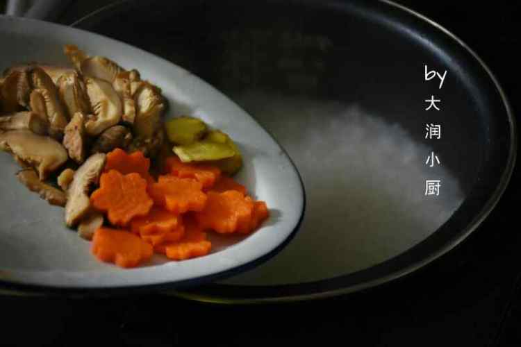 鸡丝香菇萝卜粥步骤4
