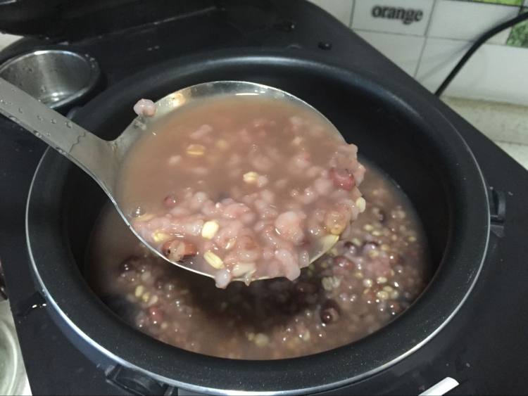蓝莓杂粮粥步骤4