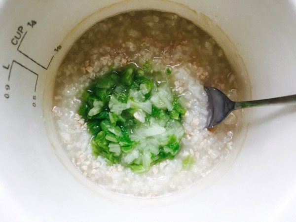 蔬菜烂面粥步骤6