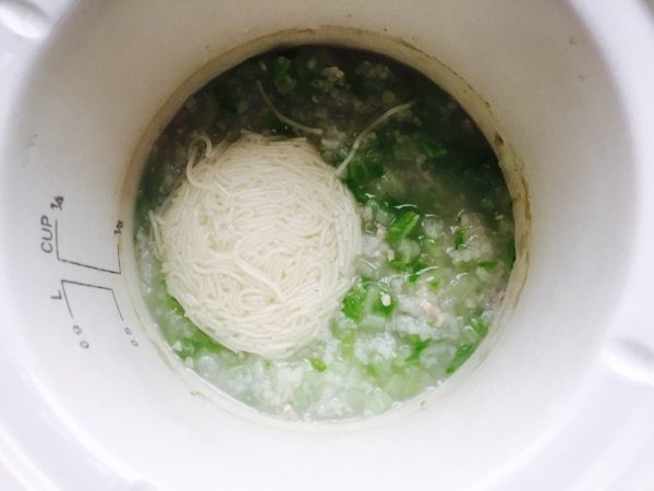 蔬菜烂面粥步骤9
