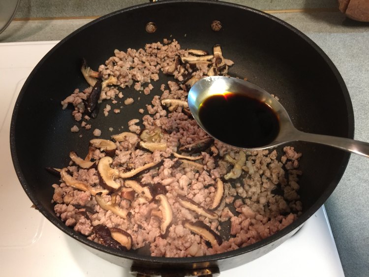 麻油香菇肉粥步骤8