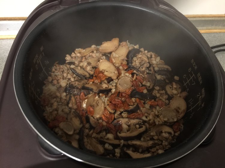 麻油香菇肉粥步骤14