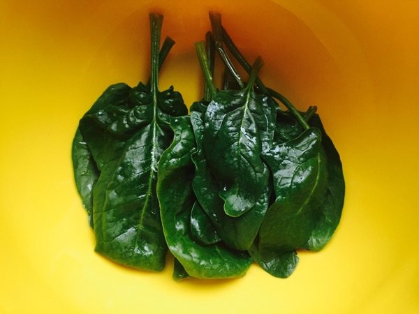 菠菜豆腐鳕鱼小米粥步骤3