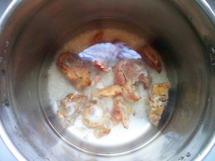 生菜丝烧骨粥步骤2