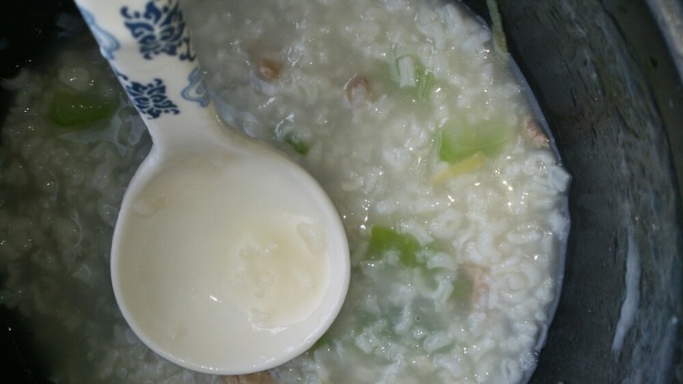 马蹄芥菜瘦肉粥步骤5
