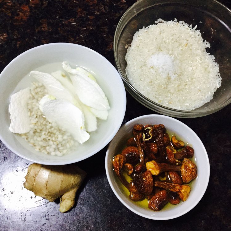 真姬菇瘦肉粥步骤1