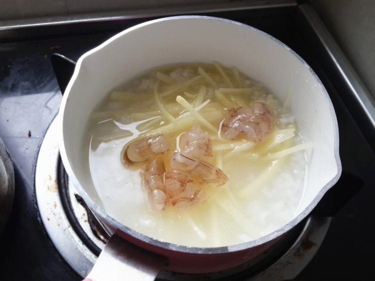 土豆鲜虾米糊步骤2