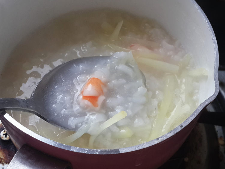 土豆鲜虾米糊步骤3