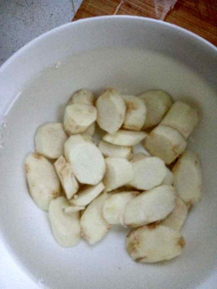 山药核桃大枣滋补粥步骤1