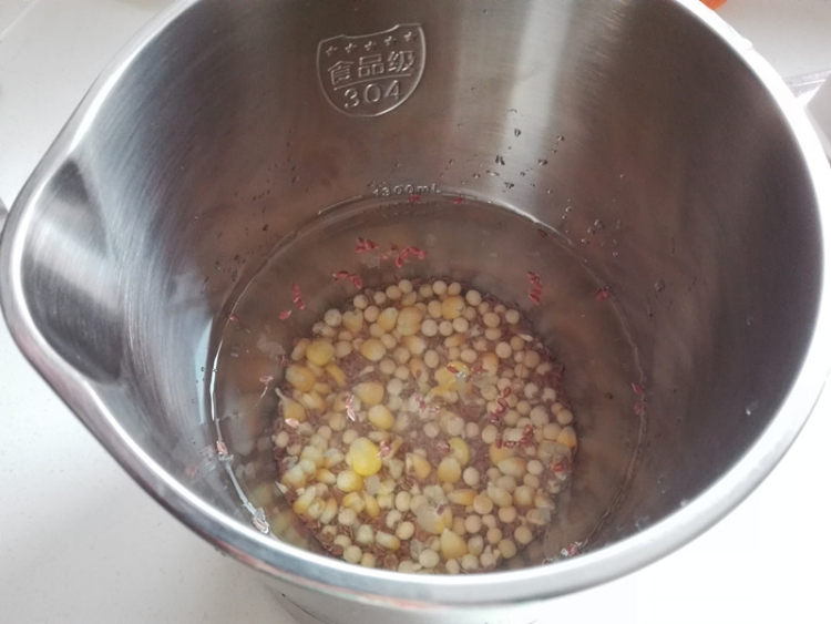 玉米亚麻籽豆浆步骤4