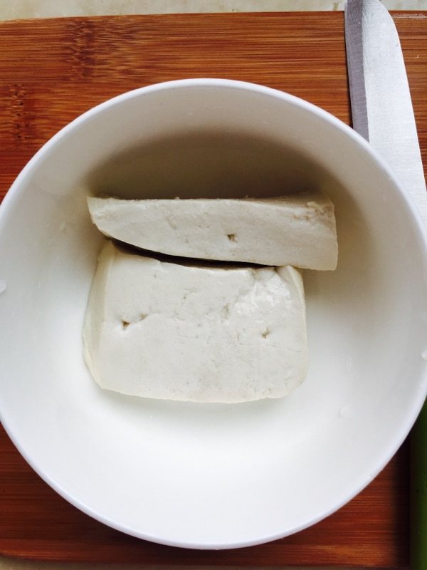 豆腐菠菜粥步骤1
