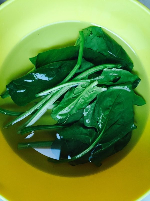 豆腐菠菜粥步骤2