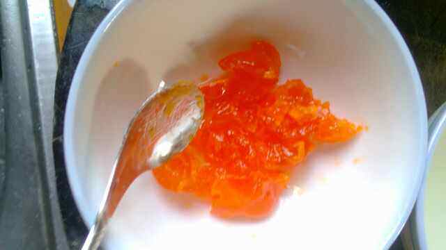 砂锅咸蛋瘦肉粥步骤7