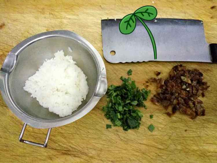 咸味菜粥步骤1