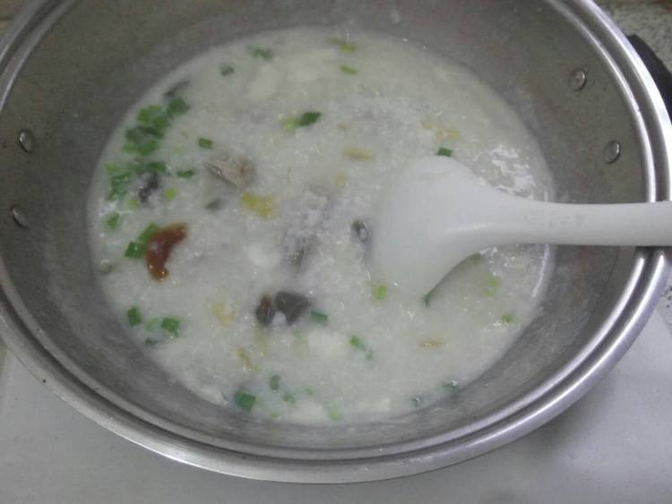 皮蛋排骨粥步骤7