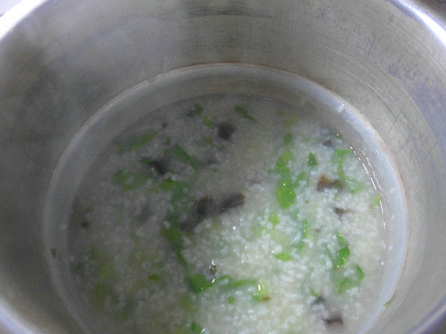 生菜皮蛋大米粥步骤10