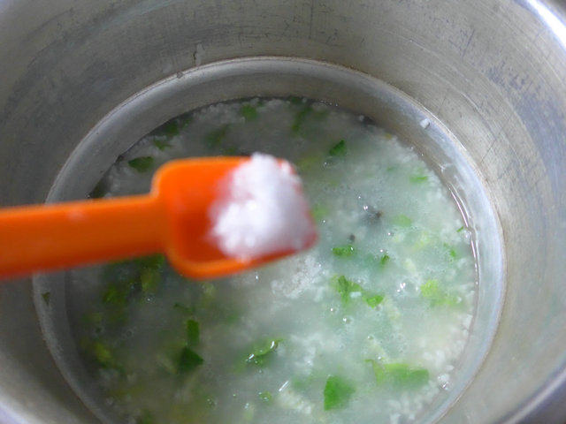生菜皮蛋大米粥步骤9