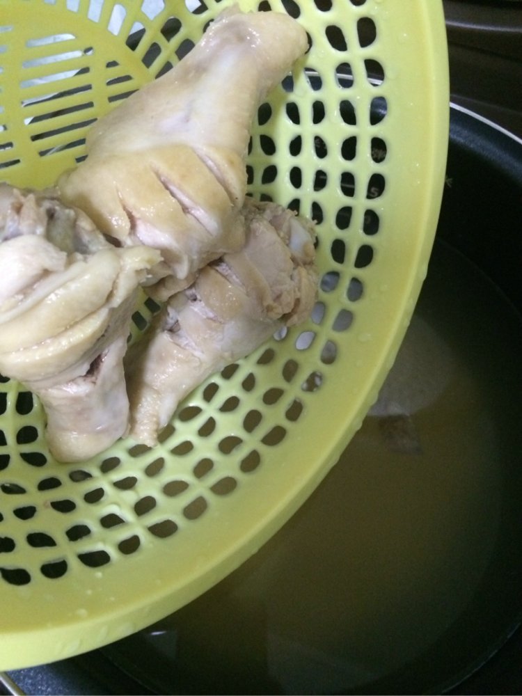 小米鸡腿粥步骤4