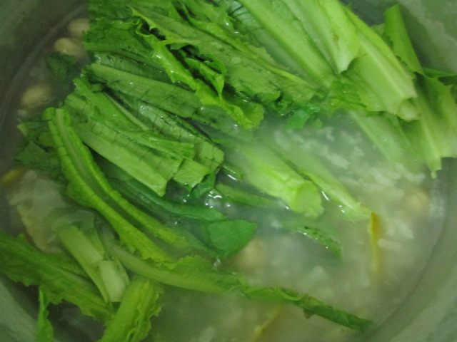 茯苓花生蔬菜粥步骤6