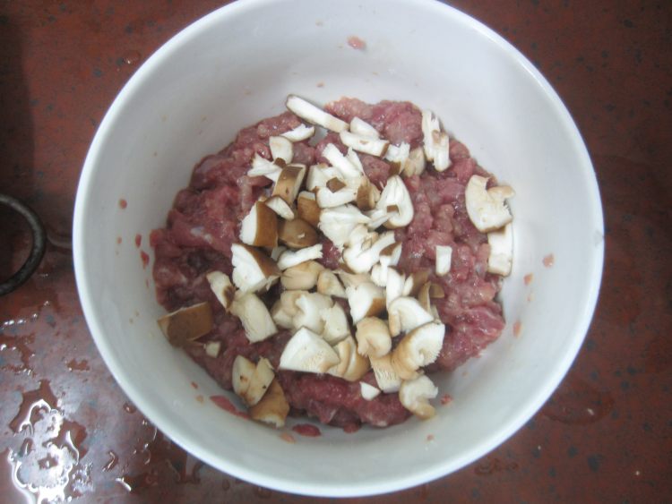 香菇肉末蔬菜粥步骤4