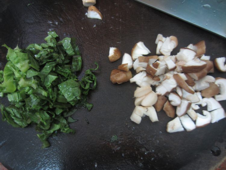 香菇肉末蔬菜粥步骤2